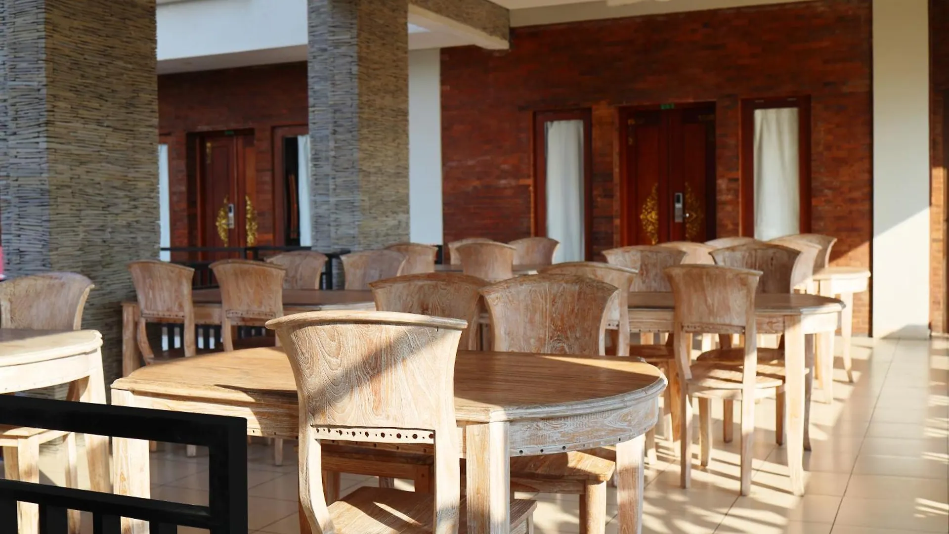 Gelatik Bed And Breakfast Seminyak  Bed & Breakfast