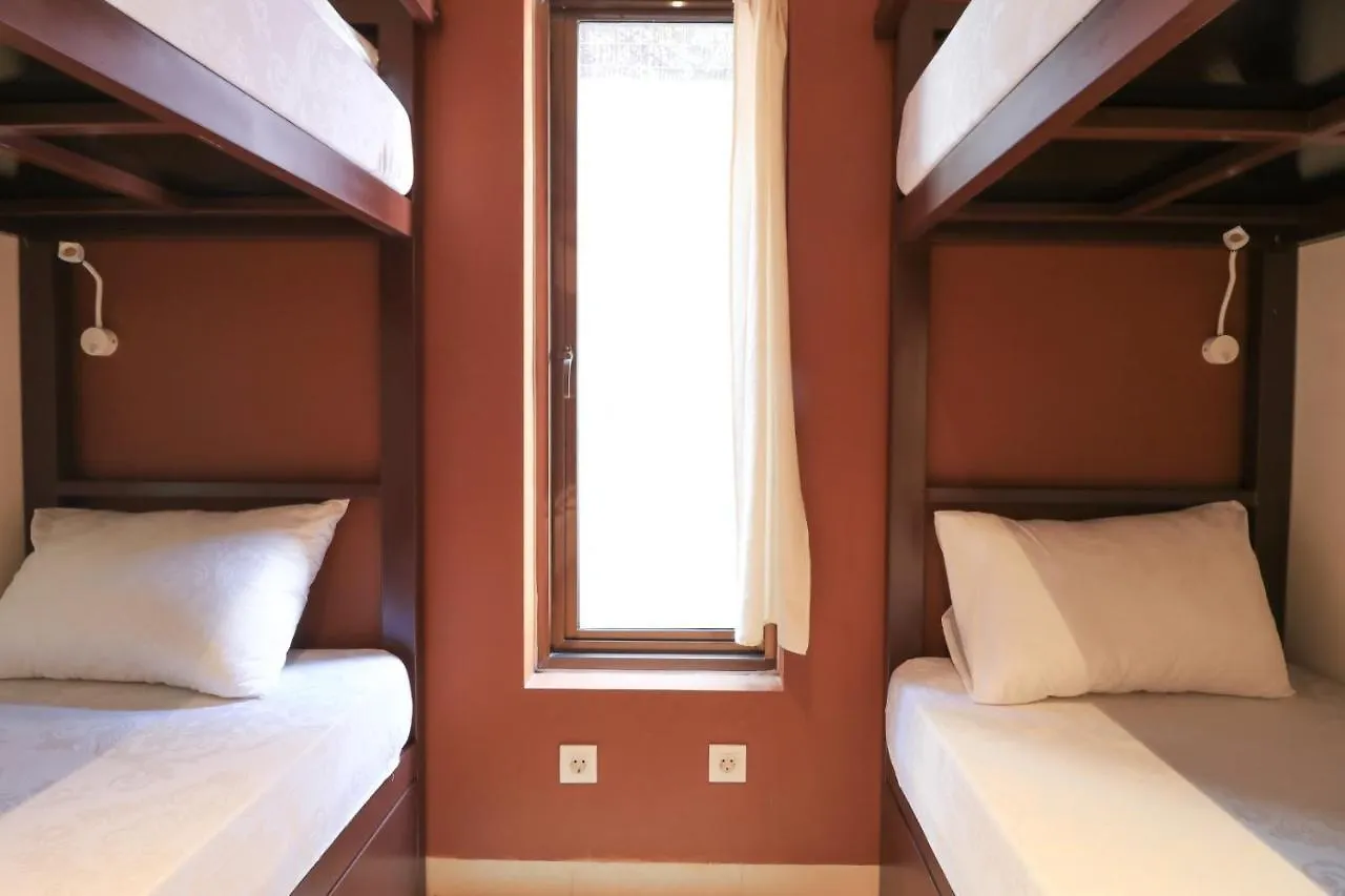 Gelatik Bed And Breakfast Seminyak  Bed & Breakfast