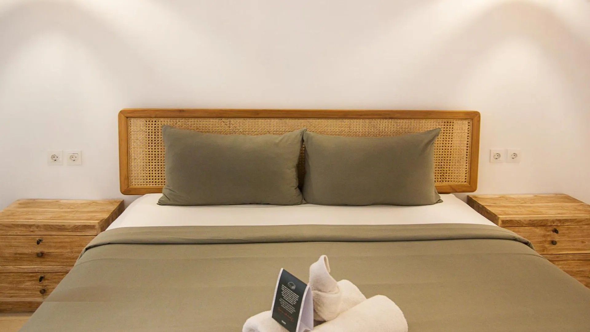 Gelatik Bed And Breakfast Seminyak  2*, Seminyak (Bali)